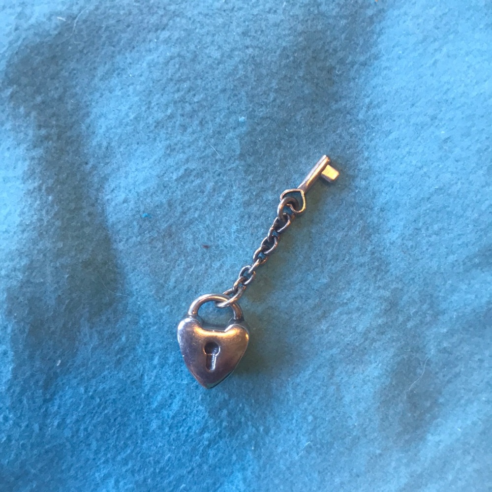 Pandora heart & key charm